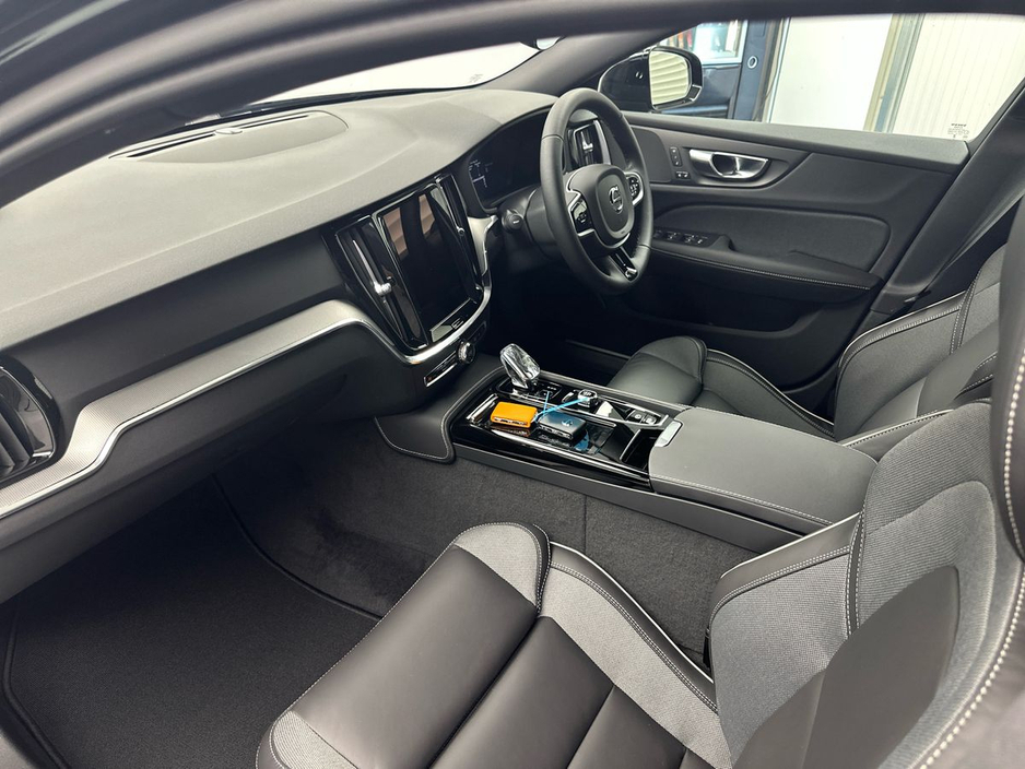 2026 Volvo V60 - image 2