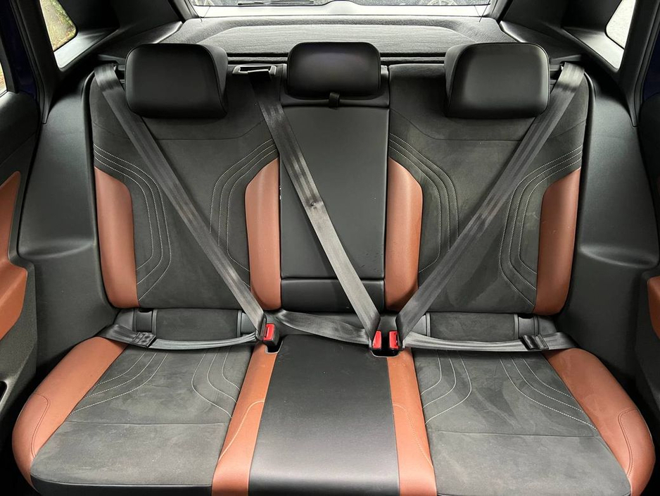 2022 Volkswagen ID.4 PRO LIFE 77KWH // 19" DIAMOND CUT ALLOYS // APPLE CARPLAY/ANDROID AUTO // DIGITAL CLUSTER €23,950