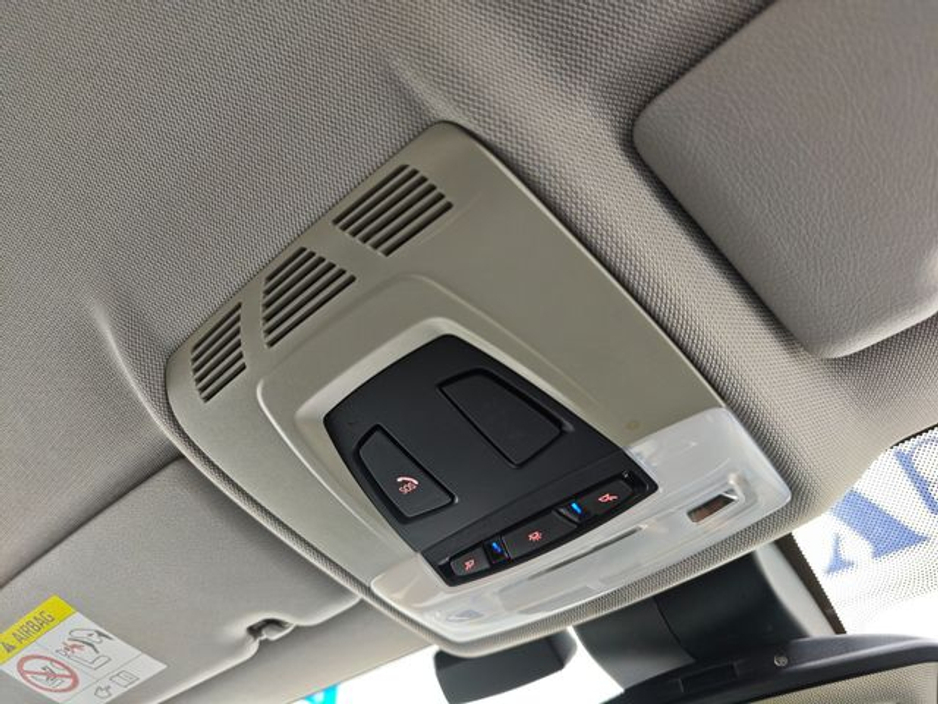 2017 BMW 1 Series - image 32