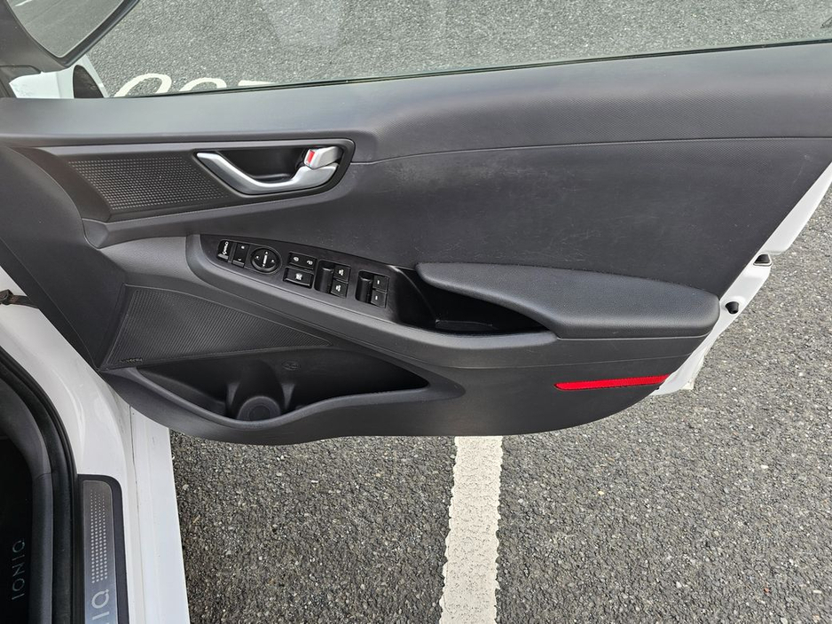 2018 Hyundai Ioniq FULL E V, 200 KM RANGE, FULL DEALER HISTORY, NEW NCT, FINANCE, WARRANTY, 5 STAR REVIEWS €9,995