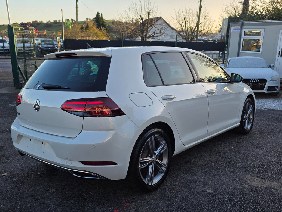 2019 Volkswagen Golf FULL CREAM LEATHER SEATS  ELECTRIC HEATED SEATS SAT NAV PACK - VIRTUAL CLOCKS -REVERSE CAMERA - NAVIGATION - CARPLAY - ANDROID AUTO- BLIND SPOT REAR TRAFFIC ASSIST - DISCOVER PRO €21,950