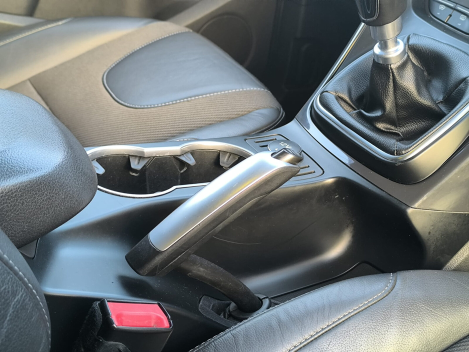 2016 Ford Kuga - image 17