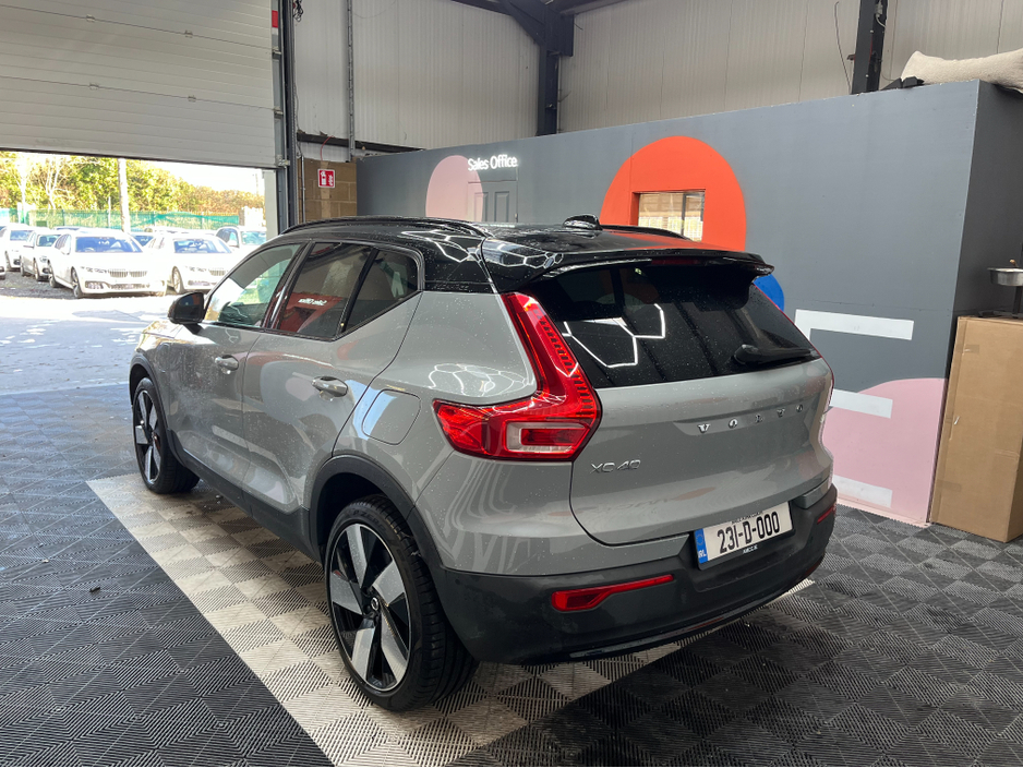 2023 Volvo XC40 - image 4