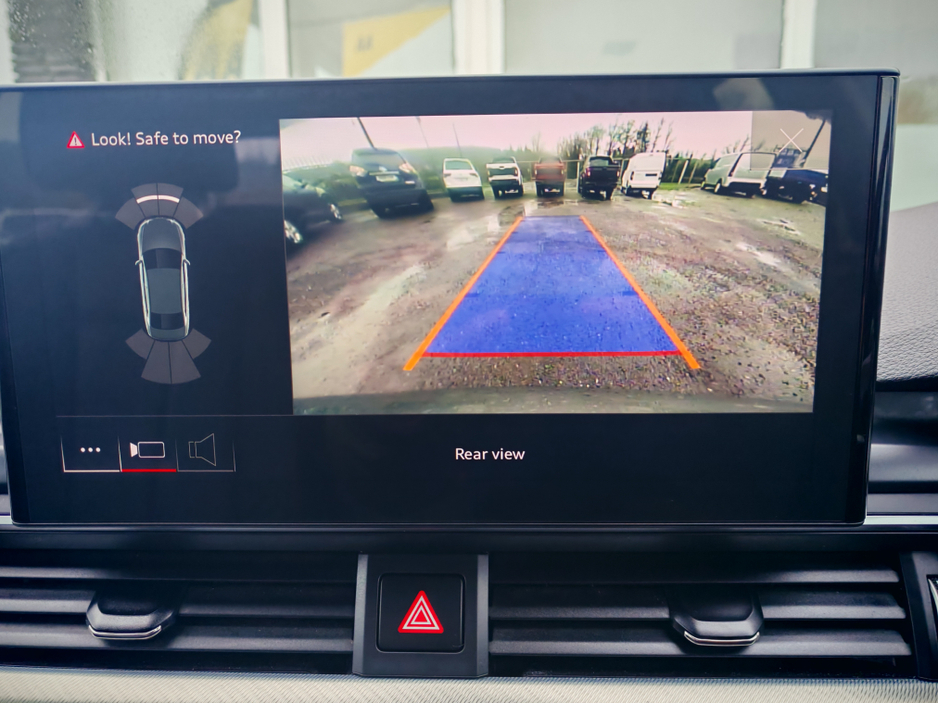 2022 Audi A4 - image 12