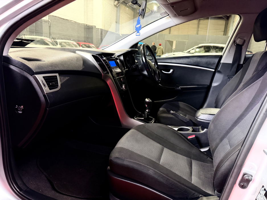 2014 Hyundai i30 - image 15