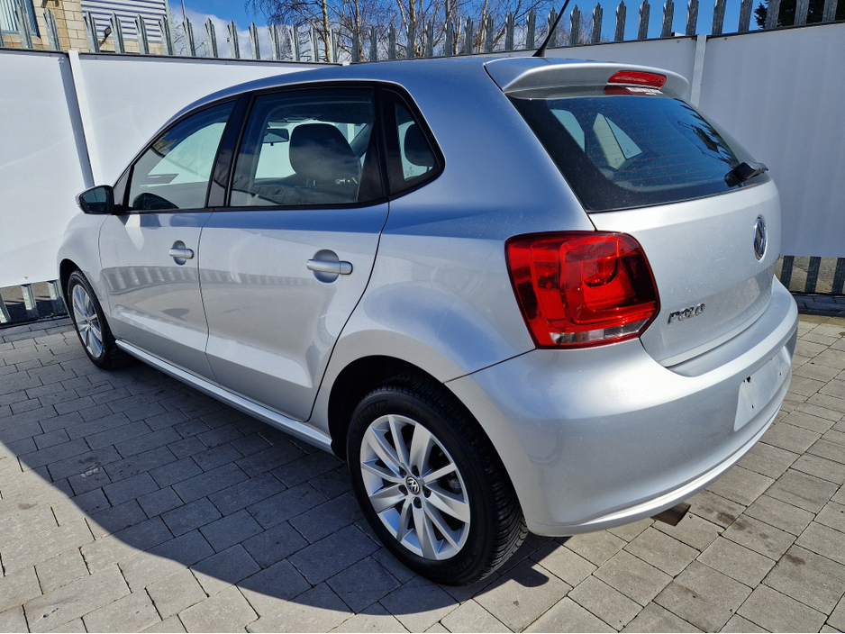 2011 Volkswagen Polo - image 6