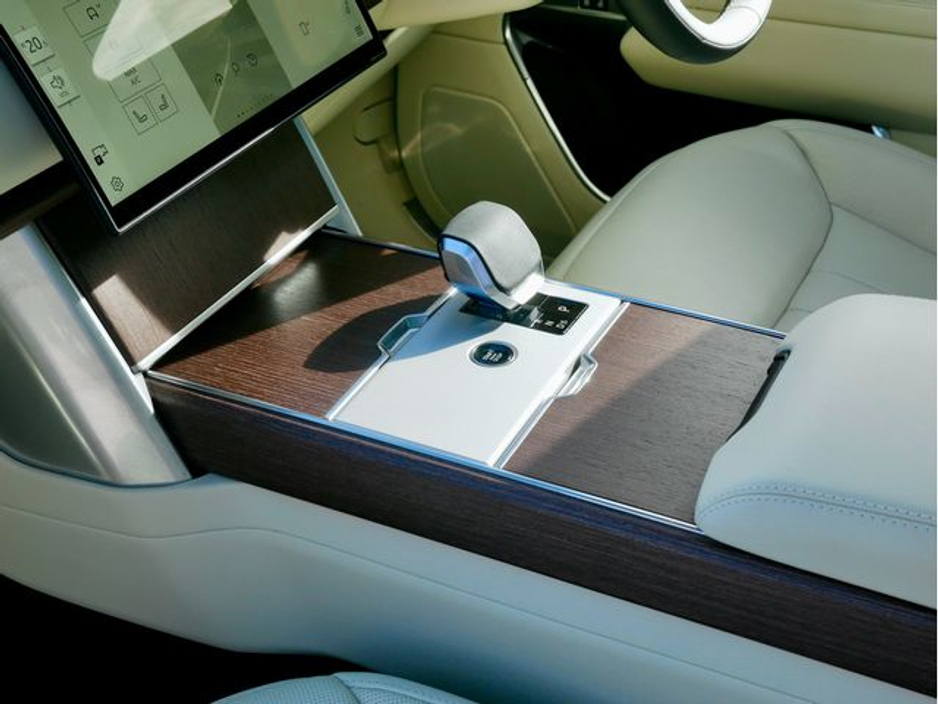 2025 Land Rover Range Rover - image 14