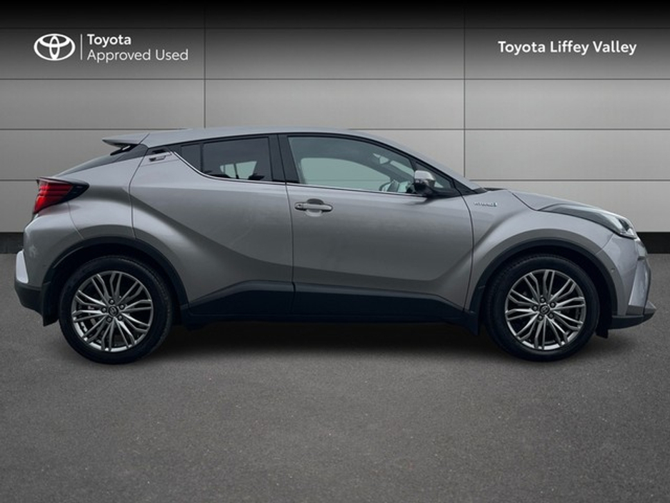2022 Toyota C-HR - image 3