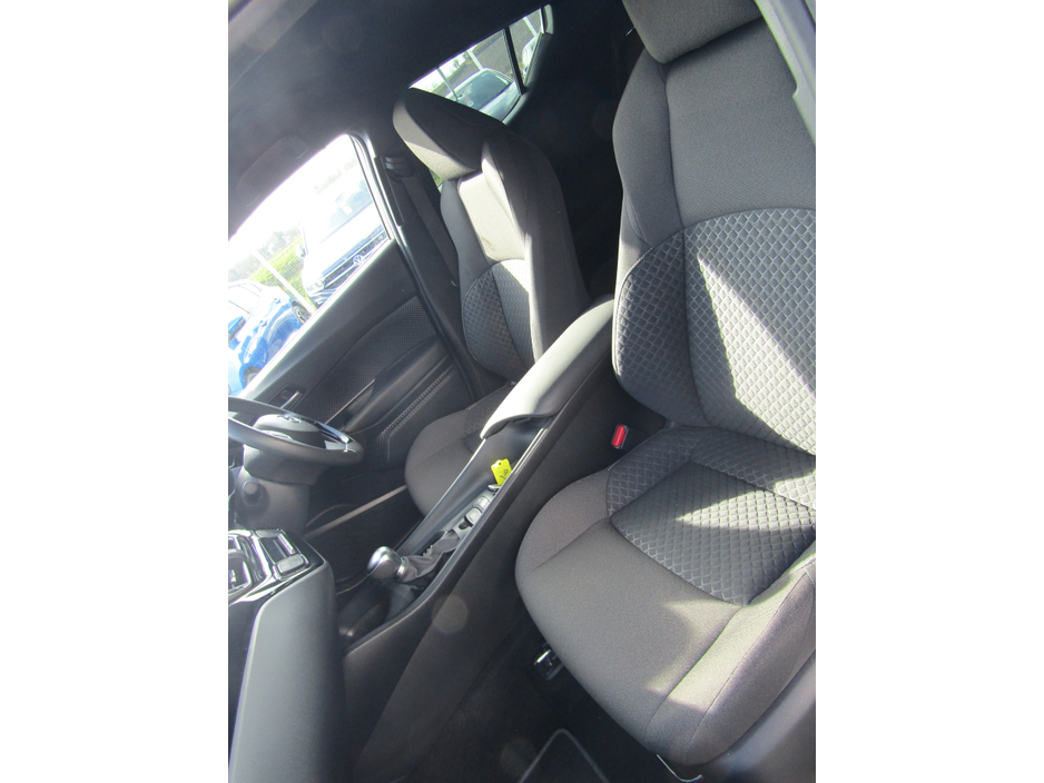 2023 Toyota C-HR - image 7