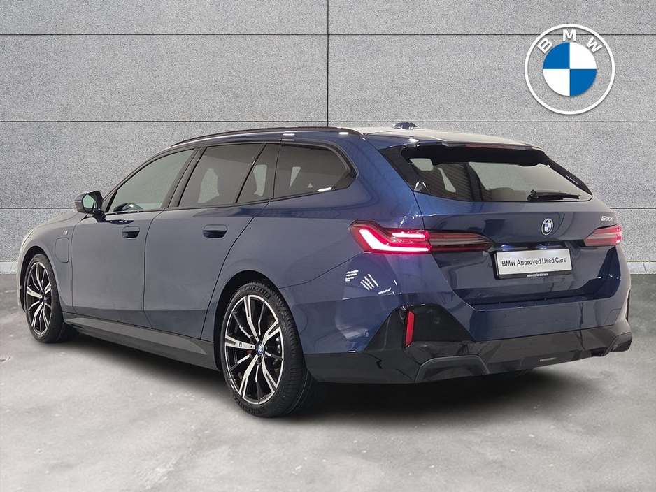 2025 BMW 5 Series - image 2