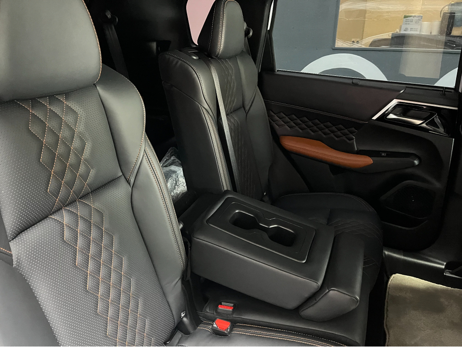 2023 Mitsubishi Outlander - image 19