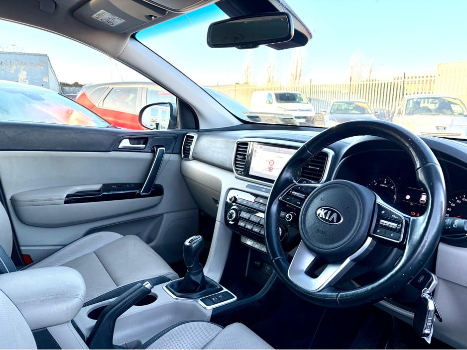 2021 Kia Sportage - image 9