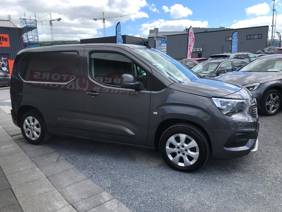 2019 Vauxhall Combo - image 11