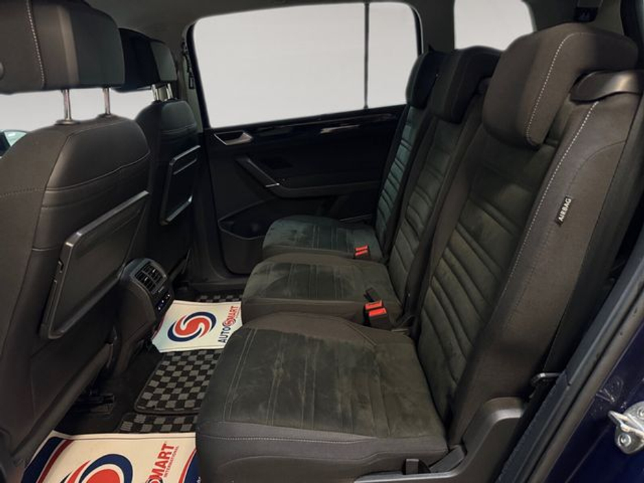 2021 Volkswagen Touran - image 16