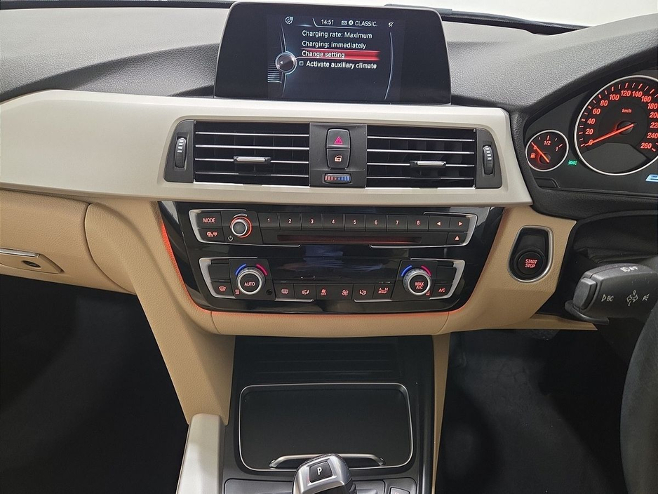 2017 BMW 3 Series 330e SE