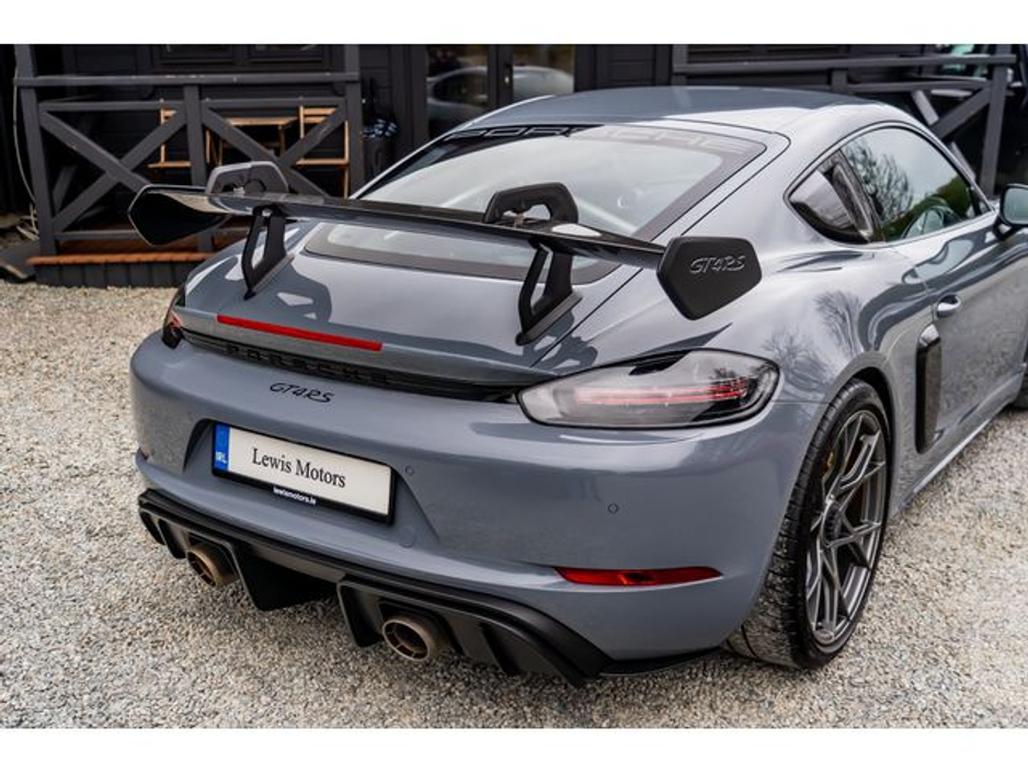 2023 Porsche Cayman - image 12