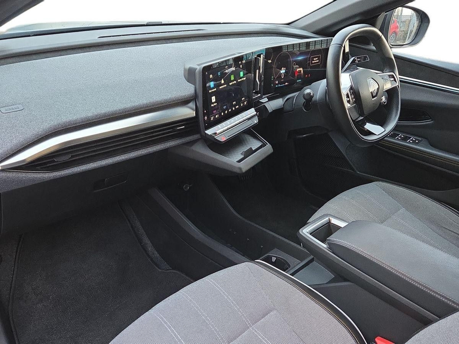 2023 Renault Megane E-Tech EV60 220hp Techno €25,950