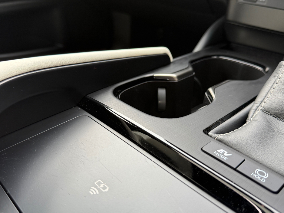 2024 Lexus ES 300 H F SPORT ES 300H 4DR AUTO €48,950