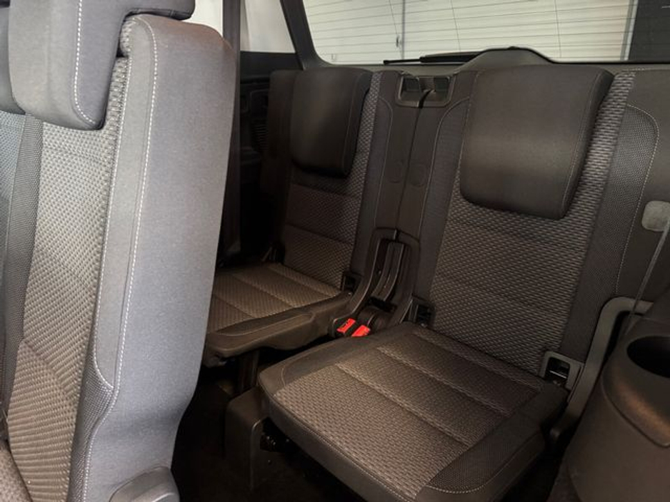 2018 Volkswagen Touran - image 19