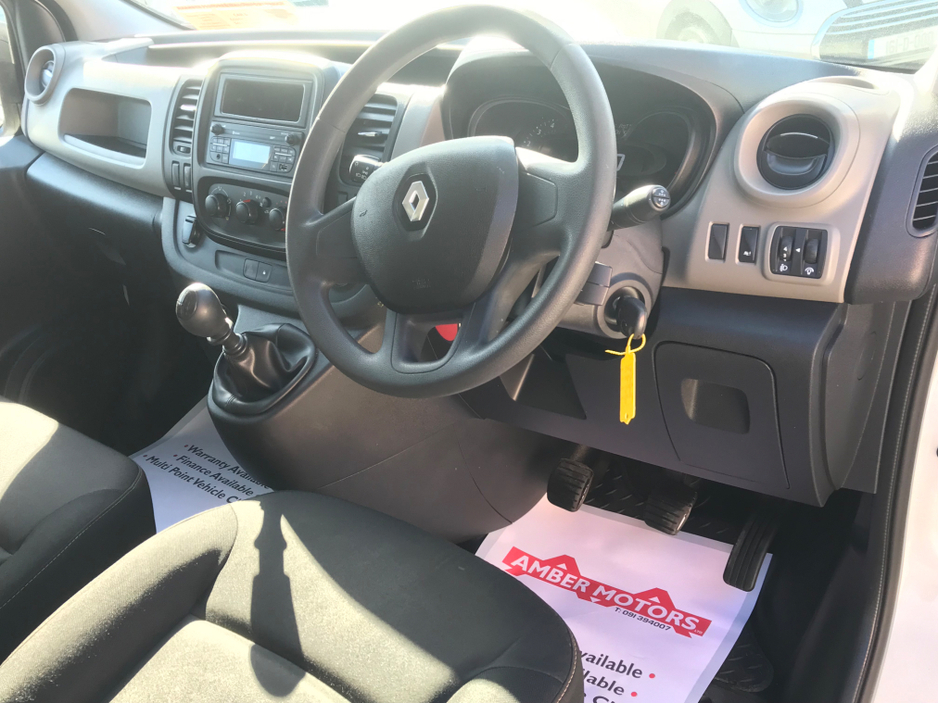 2019 Renault Trafic - image 4