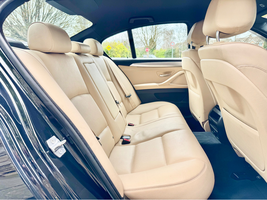 2016 BMW 5 Series - image 19