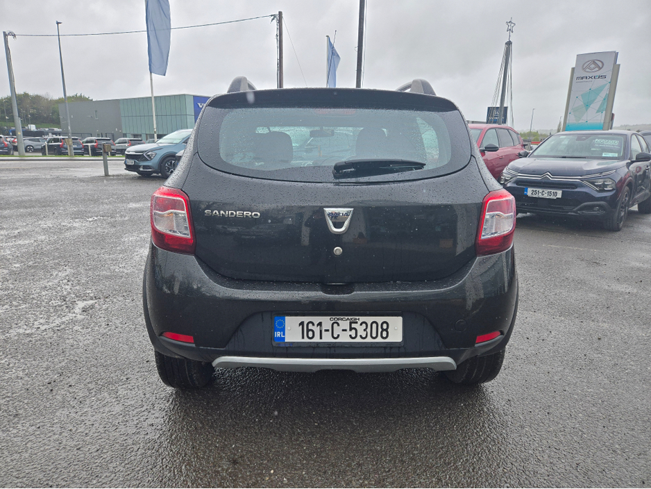 2016 Dacia Sandero - image 4