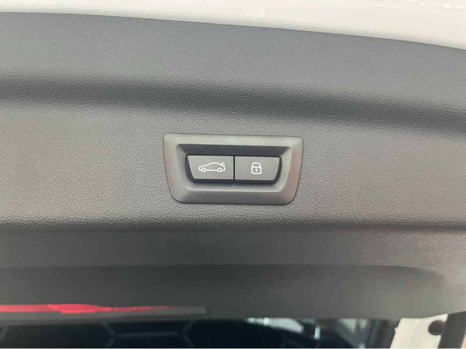 2023 BMW iX1 - image 7