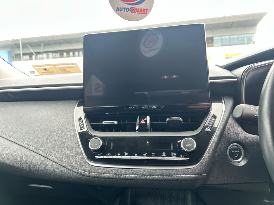 2023 Toyota Corolla - image 8