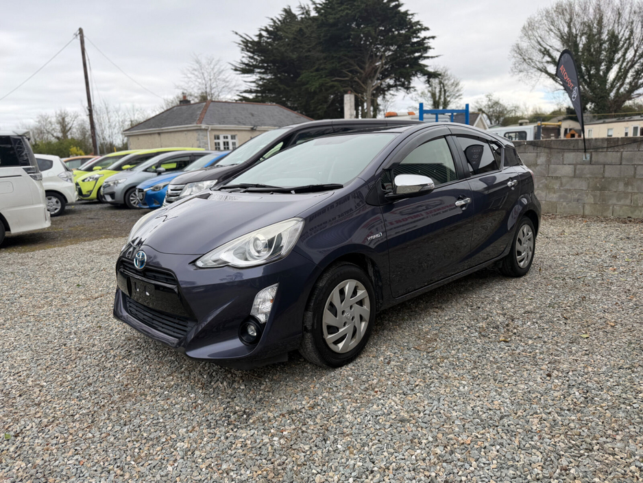 2015 Toyota Aqua - image 4