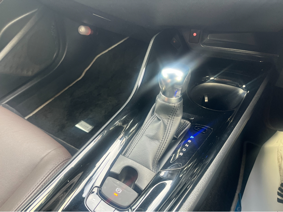 2018 Toyota C-HR 1.8 HYBRID AUTO LOW KM HIGH SPEC €18,750