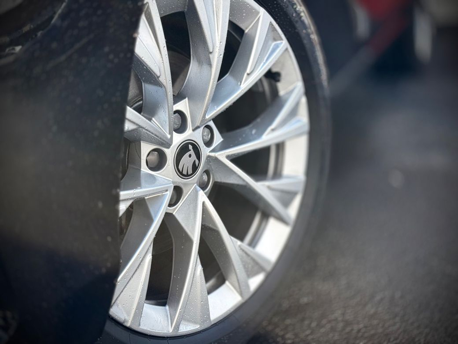 2025 Skoda Superb - image 23