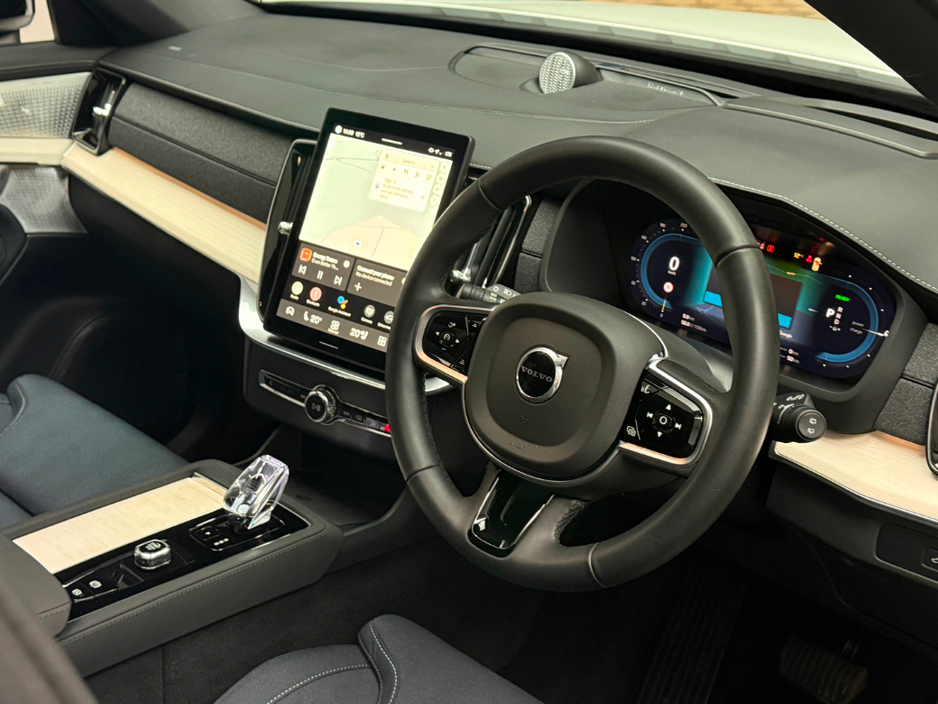 2025 Volvo XC90 - image 10