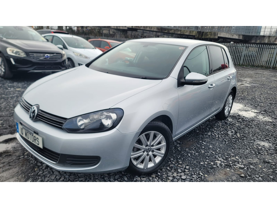2012 Volkswagen Golf - image 3