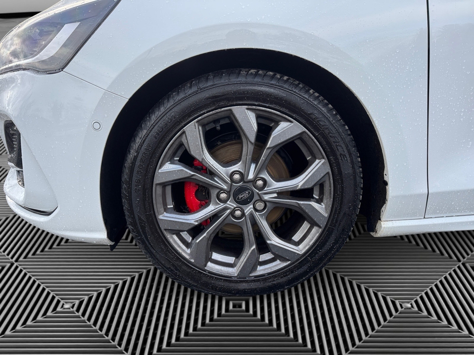 2024 Ford Focus - image 9