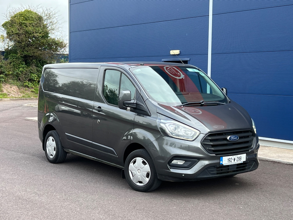 2019 Ford Transit Custom - image 2