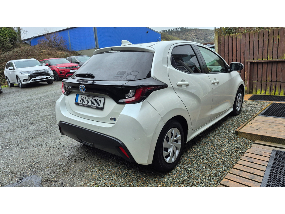 2020 Toyota Yaris X-pack Hybrid Automatic €14,950