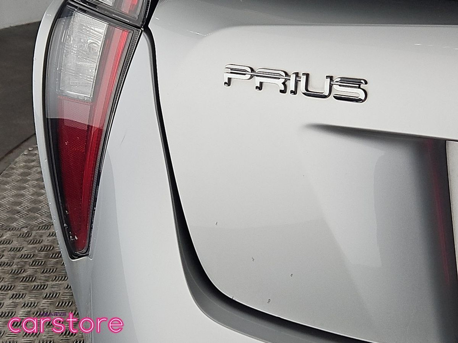 2017 Toyota Prius - image 16