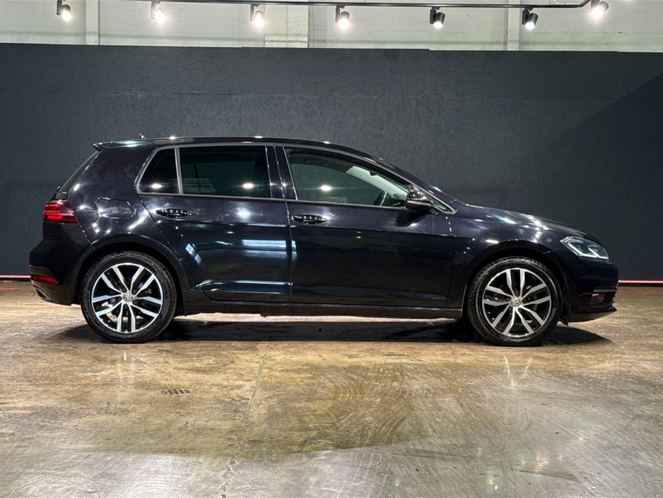 2018 Volkswagen Golf - image 2
