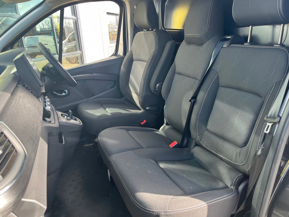 2026 Renault Trafic - image 13