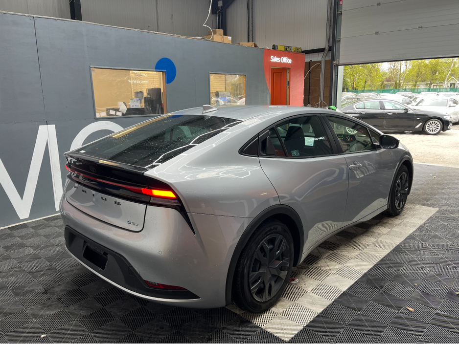 2025 Toyota Prius - image 2