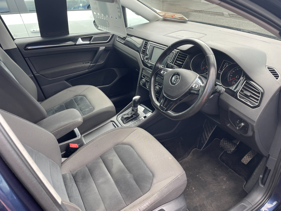 2016 Volkswagen Golf - image 10