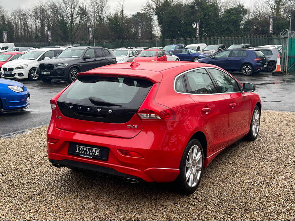 2019 Volvo V40 ==STUNNING VOLVO V40//AUTO//HUGE SPEC//FULL LEATHER// €17,500