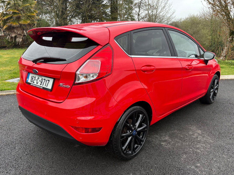 2016 Ford Fiesta - image 12
