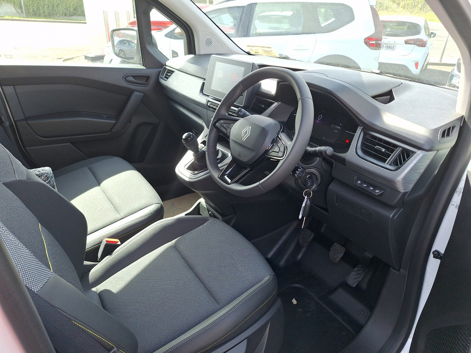 2025 Renault Kangoo - image 8