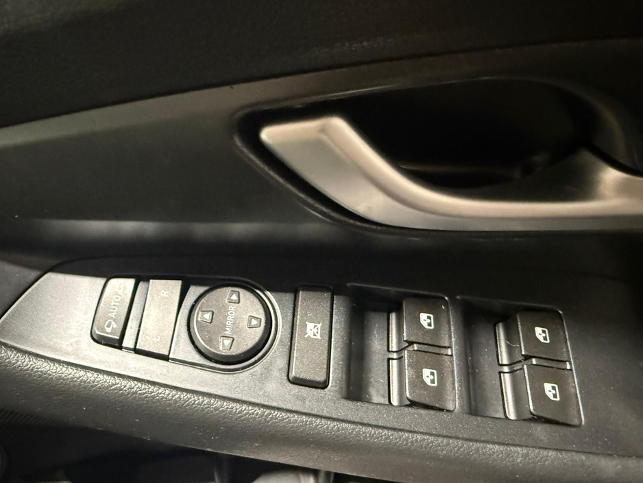 2018 Hyundai i30 - image 15