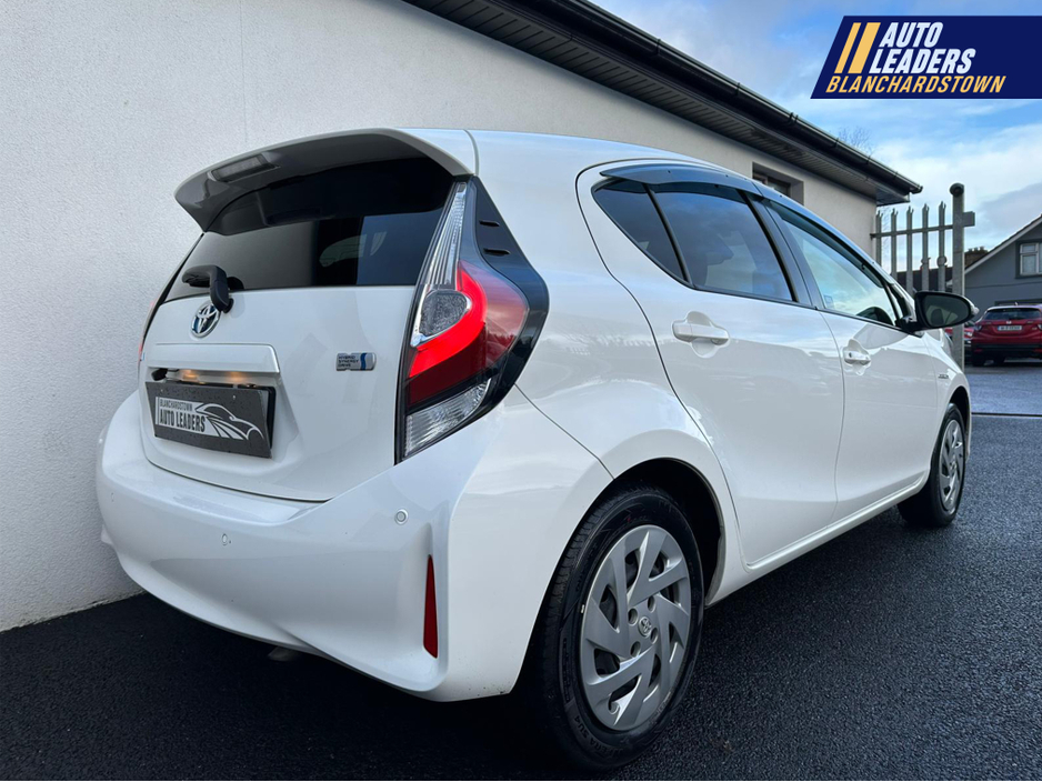 2019 Toyota Aqua 1.5 HYBRID 73 BHP €10,900
