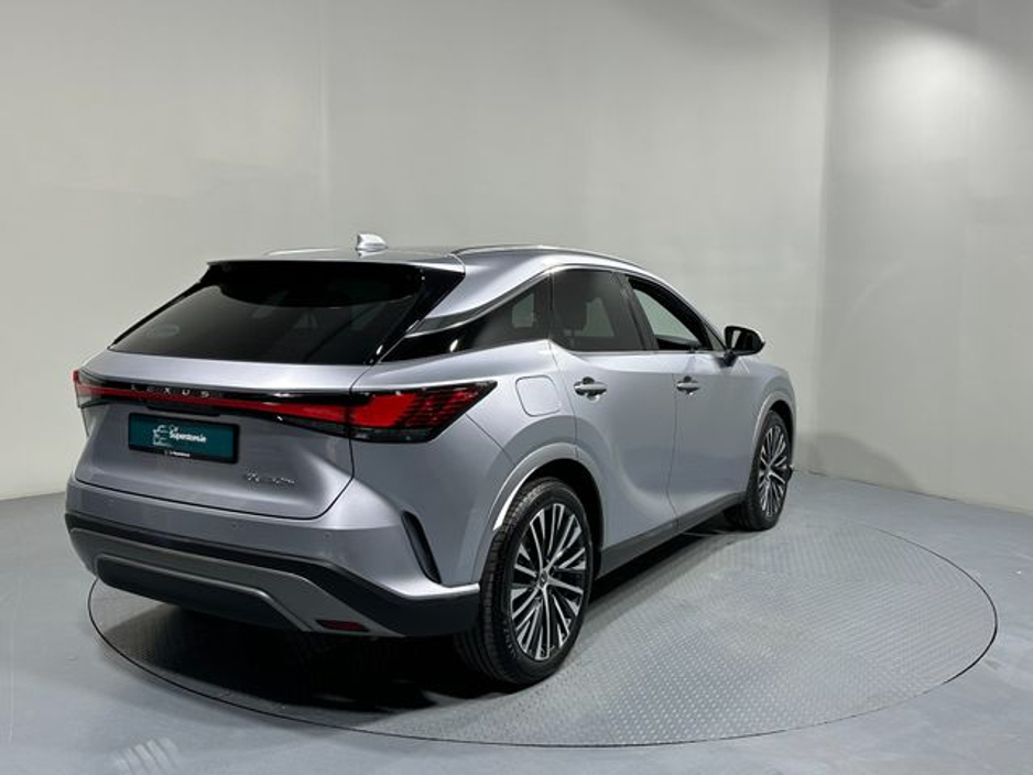 2025 Lexus RX 450h+ - image 7