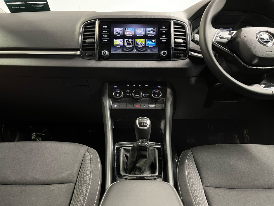 2022 Skoda Karoq Ambition 1.0TSI 110BHP - Parking Sensors - Climate Control - Cruise Control - Auto Lights/Wipers - Apple CarPlay/Android Auto €26,950