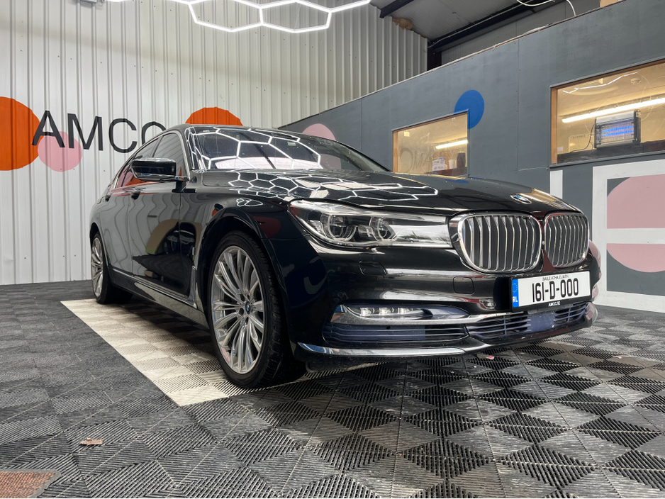 2016 BMW 7 Series - image 13