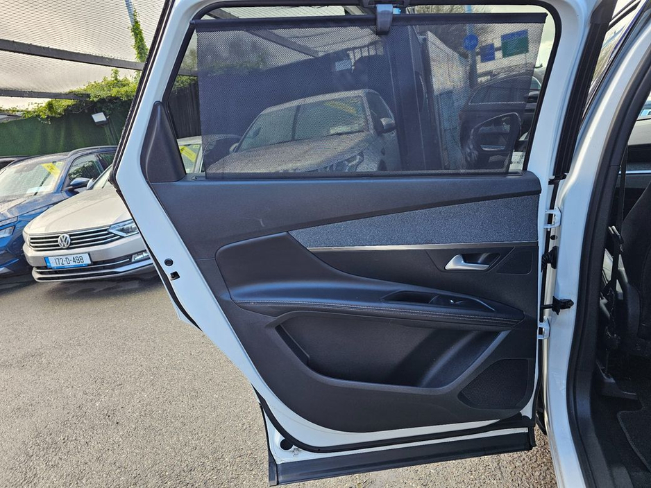 2018 Peugeot 5008 - image 25